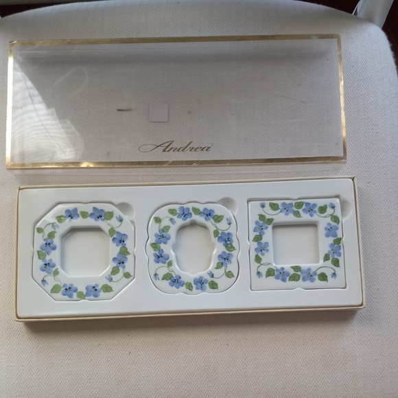 VINTAGE NWT ANDREA BY SADAK PORCELAIN FRAMES - Picture 2 of 6